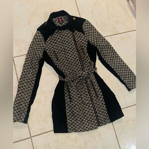 2B Bebe Black and Cream Trench Coat